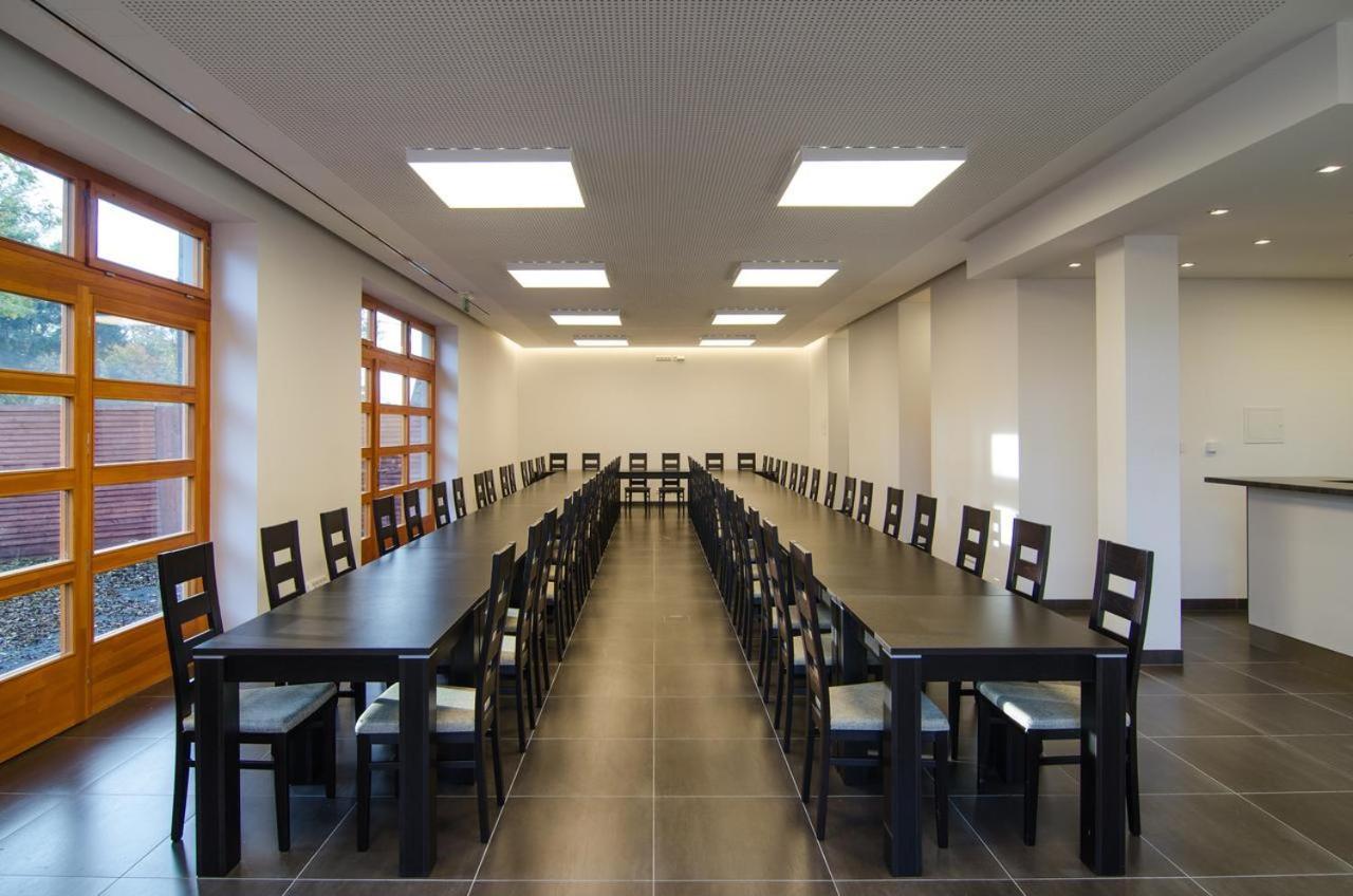 מלון Kamenice Stirinska Stodola U Prahy מראה חיצוני תמונה